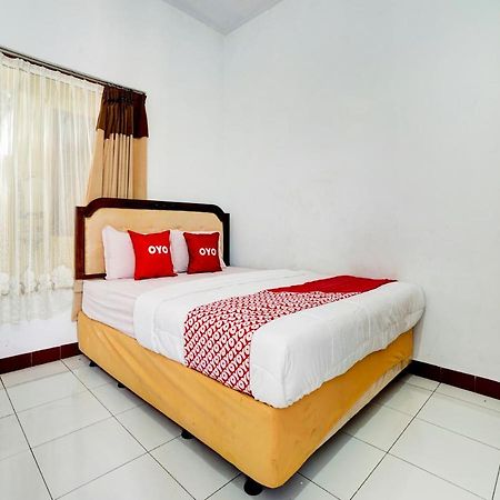 Super Oyo 90118 Hotel Diamond Syariah Subang Exteriör bild