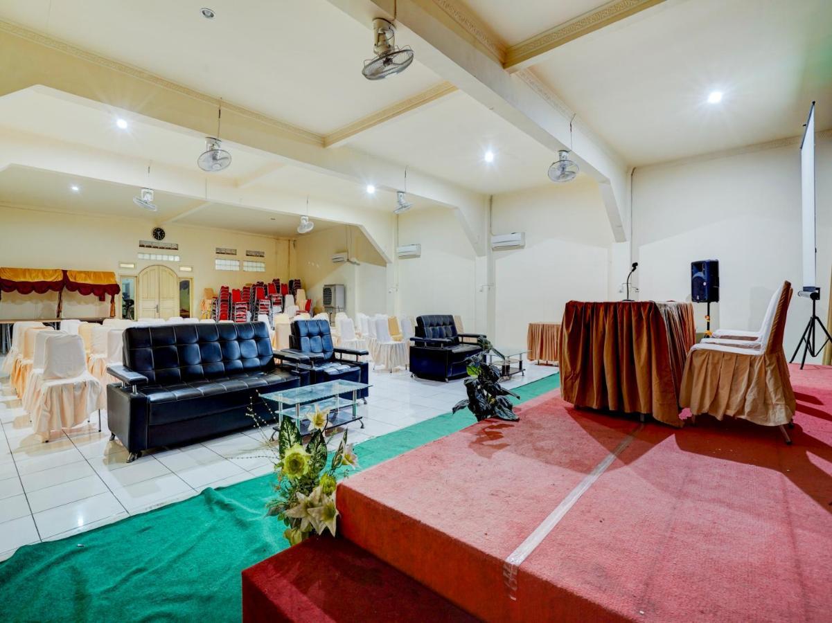 Super Oyo 90118 Hotel Diamond Syariah Subang Exteriör bild