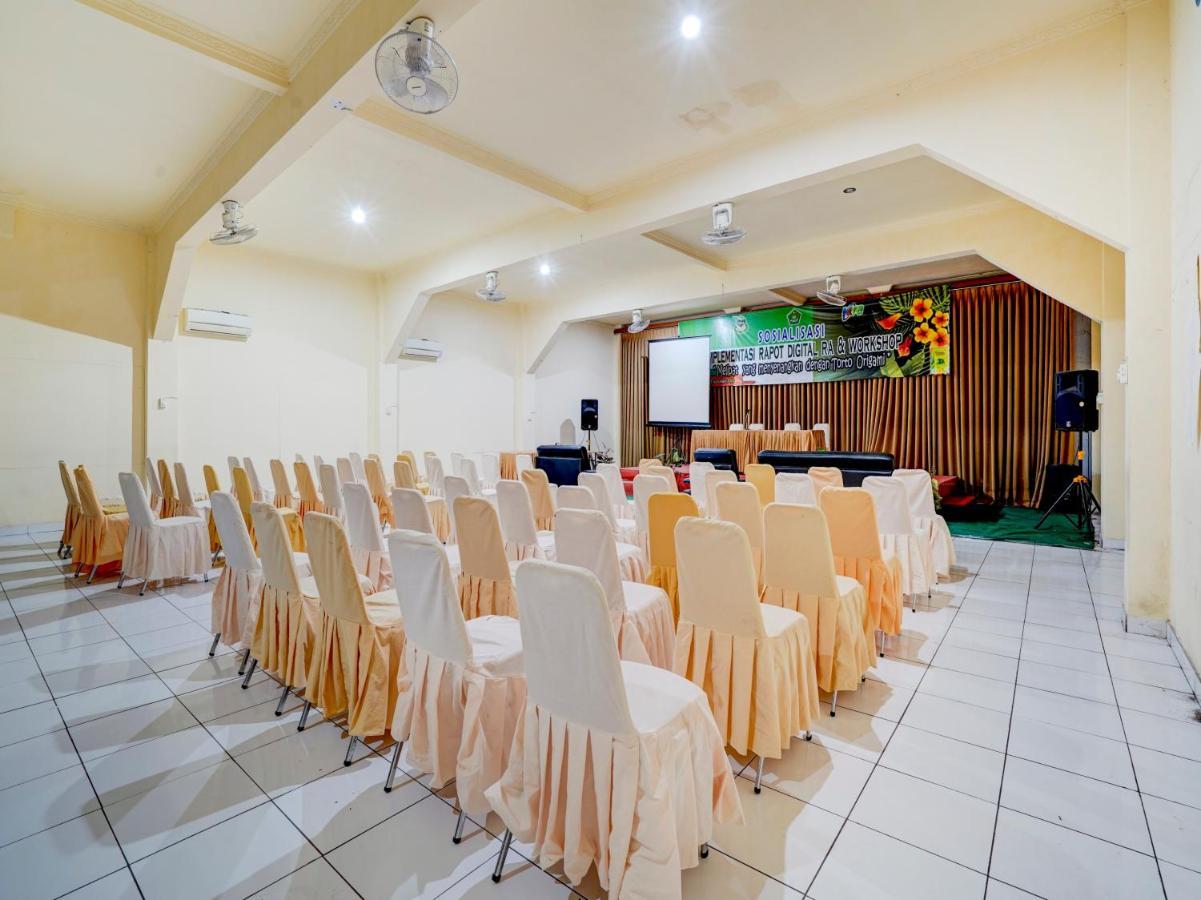 Super Oyo 90118 Hotel Diamond Syariah Subang Exteriör bild