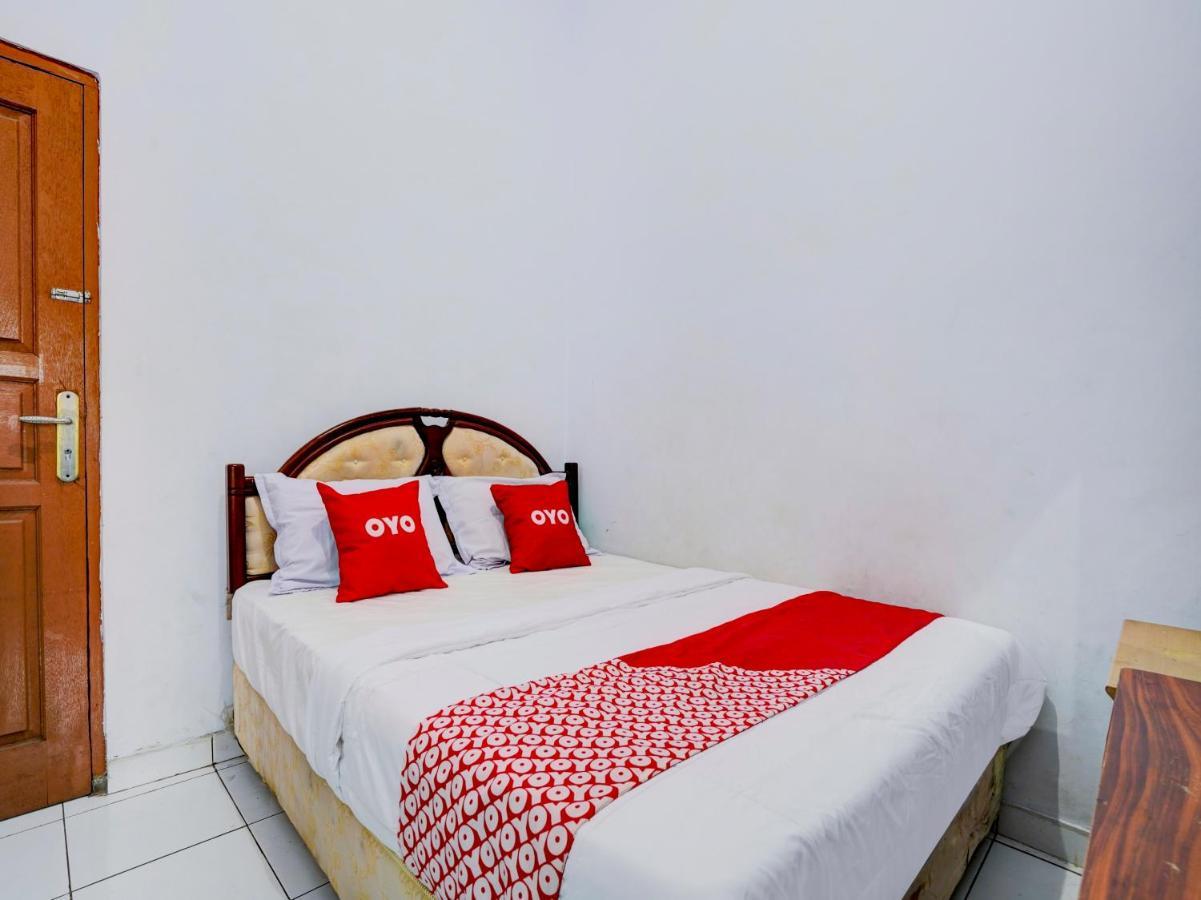 Super Oyo 90118 Hotel Diamond Syariah Subang Exteriör bild