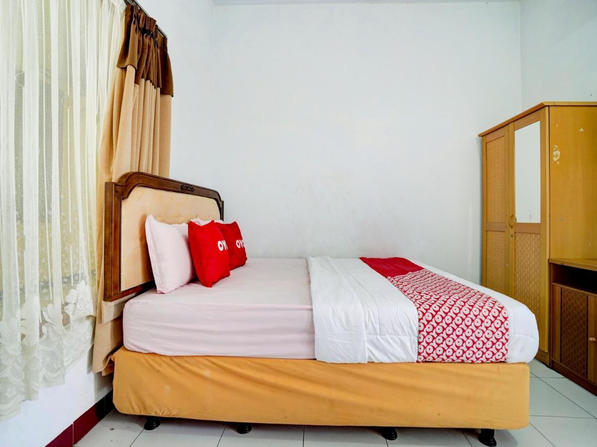 Super Oyo 90118 Hotel Diamond Syariah Subang Exteriör bild