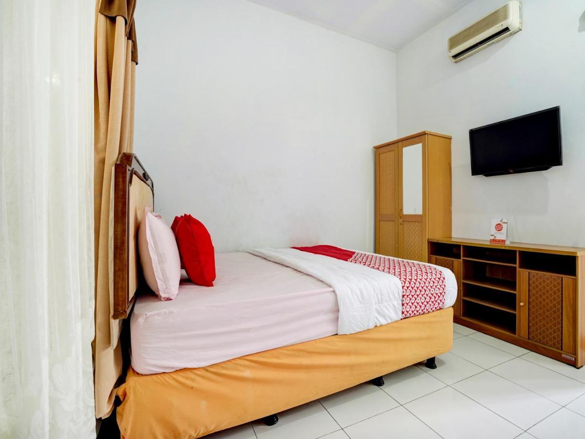 Super Oyo 90118 Hotel Diamond Syariah Subang Exteriör bild
