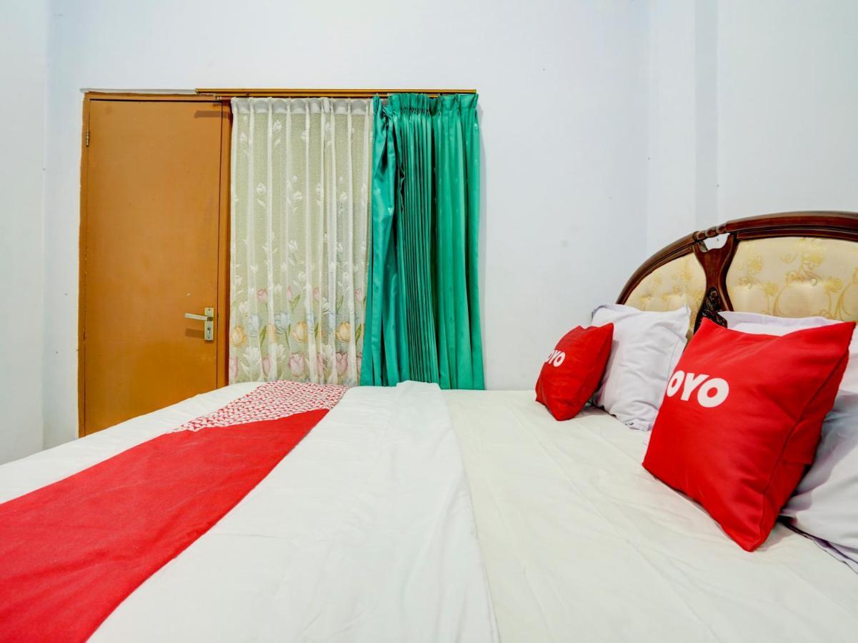 Super Oyo 90118 Hotel Diamond Syariah Subang Exteriör bild