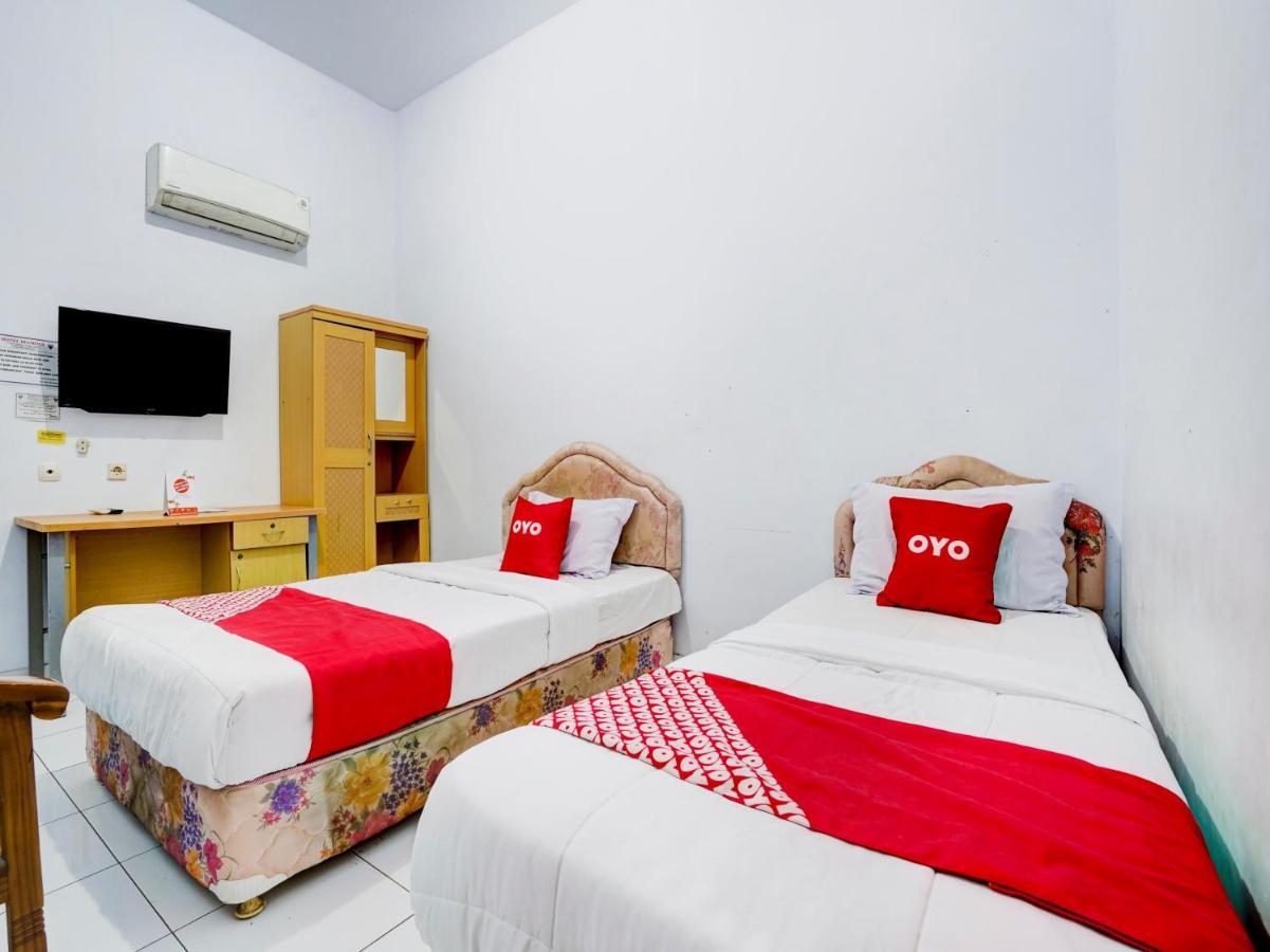 Super Oyo 90118 Hotel Diamond Syariah Subang Exteriör bild
