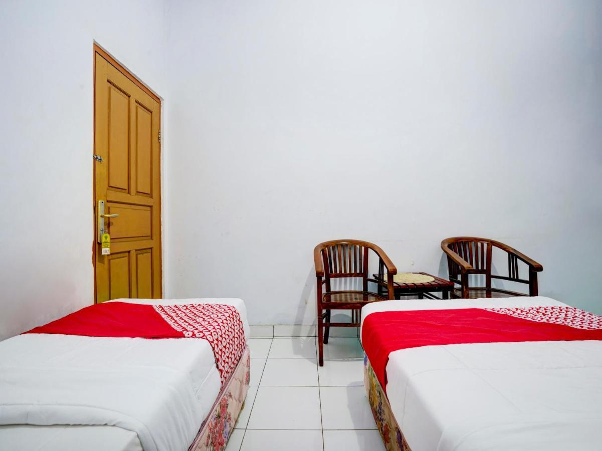Super Oyo 90118 Hotel Diamond Syariah Subang Exteriör bild