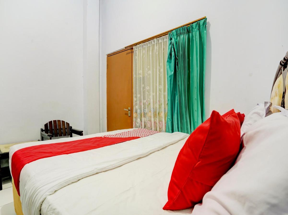 Super Oyo 90118 Hotel Diamond Syariah Subang Exteriör bild
