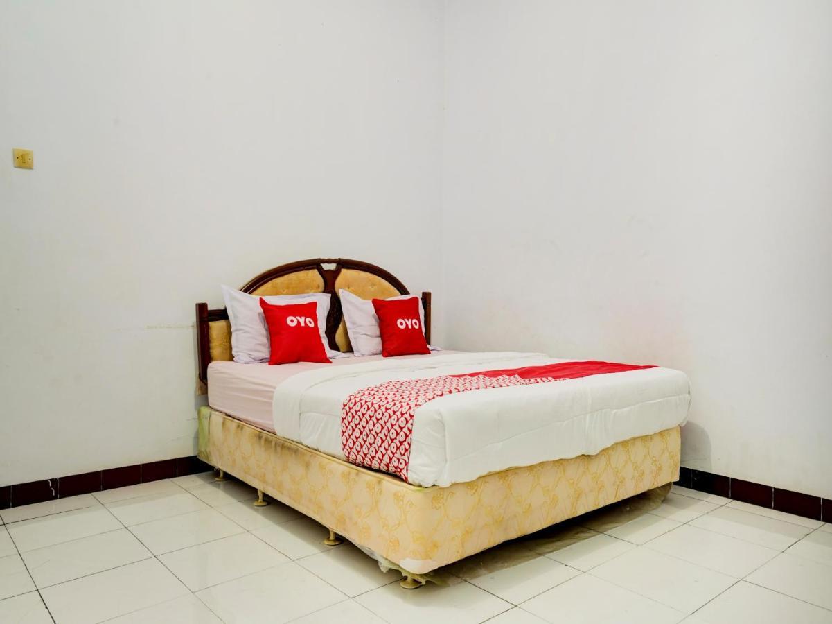 Super Oyo 90118 Hotel Diamond Syariah Subang Exteriör bild