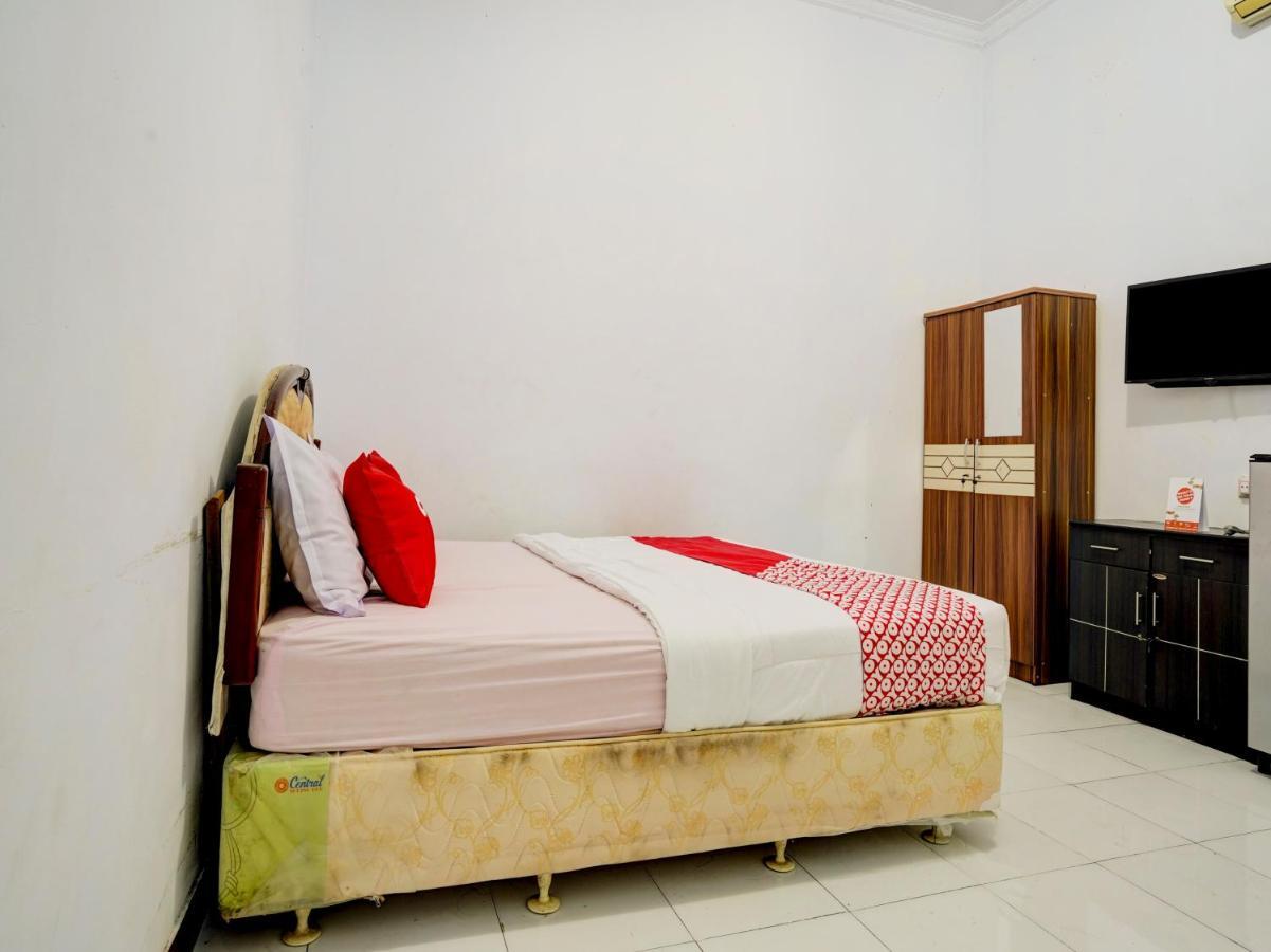Super Oyo 90118 Hotel Diamond Syariah Subang Exteriör bild