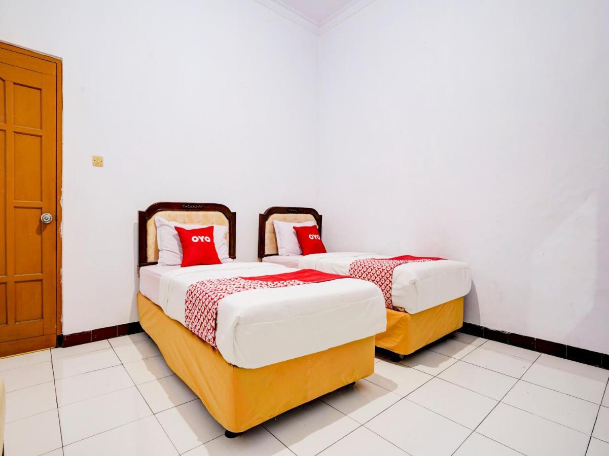 Super Oyo 90118 Hotel Diamond Syariah Subang Exteriör bild