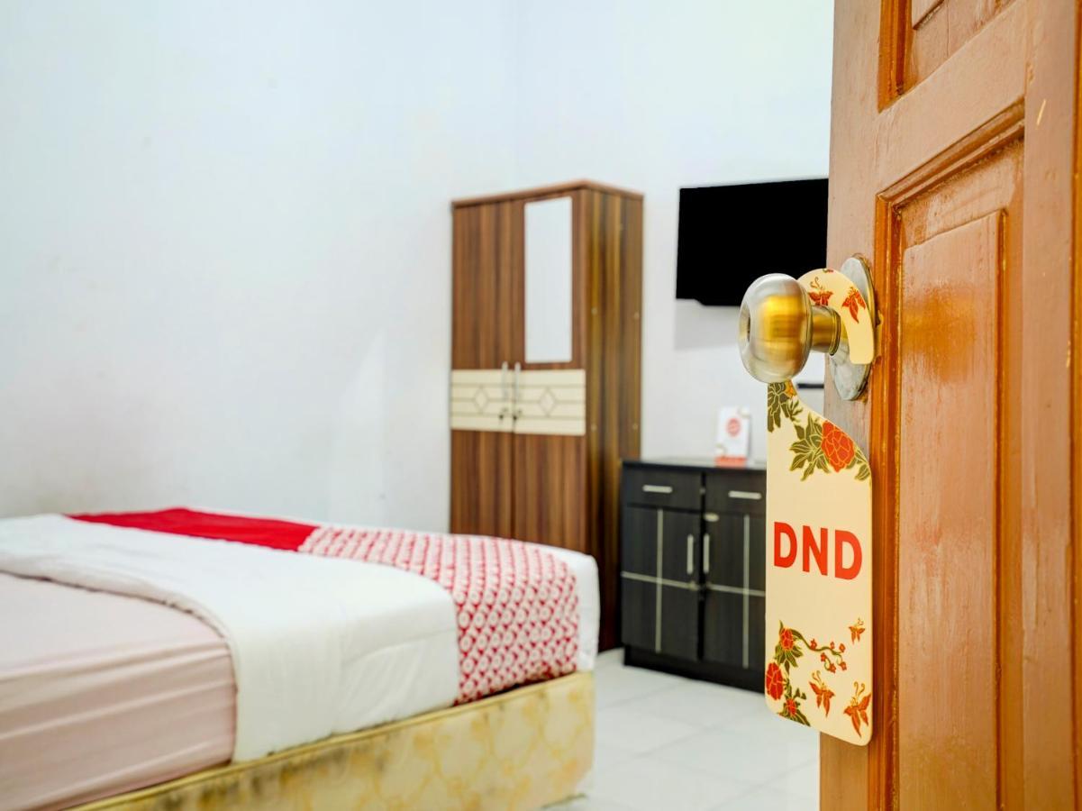 Super Oyo 90118 Hotel Diamond Syariah Subang Exteriör bild