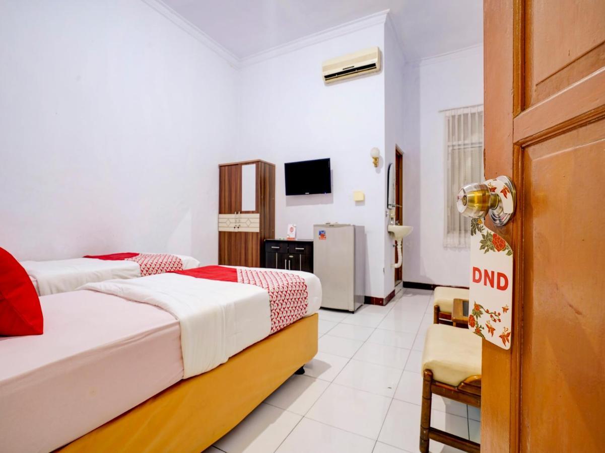 Super Oyo 90118 Hotel Diamond Syariah Subang Exteriör bild
