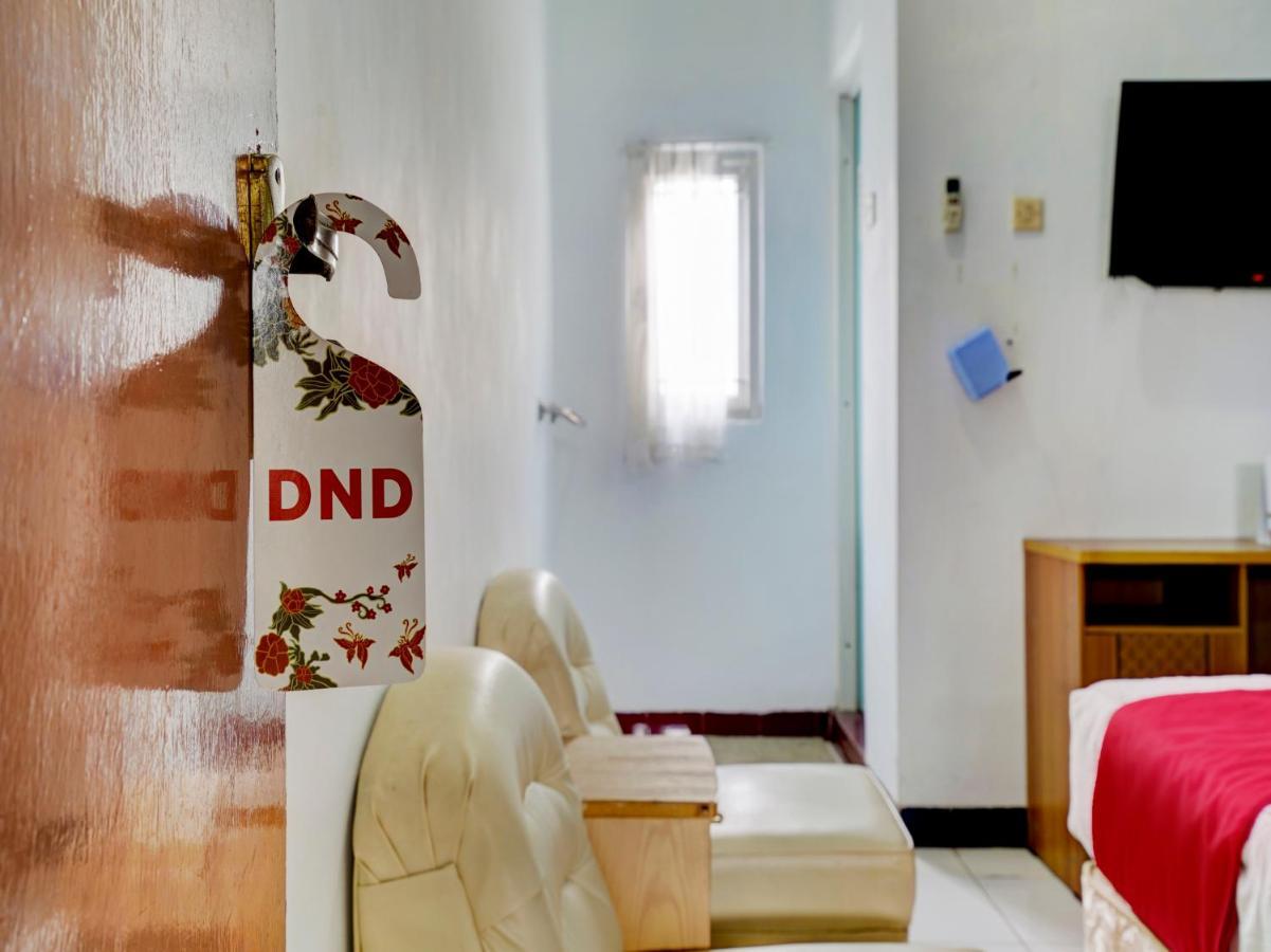 Super Oyo 90118 Hotel Diamond Syariah Subang Exteriör bild