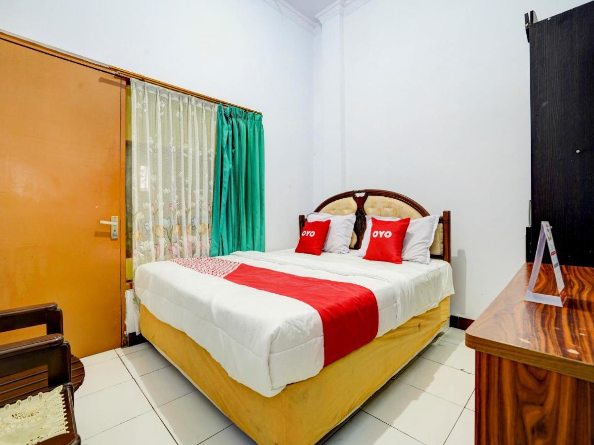 Super Oyo 90118 Hotel Diamond Syariah Subang Exteriör bild