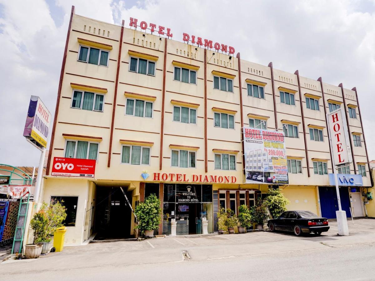 Super Oyo 90118 Hotel Diamond Syariah Subang Exteriör bild
