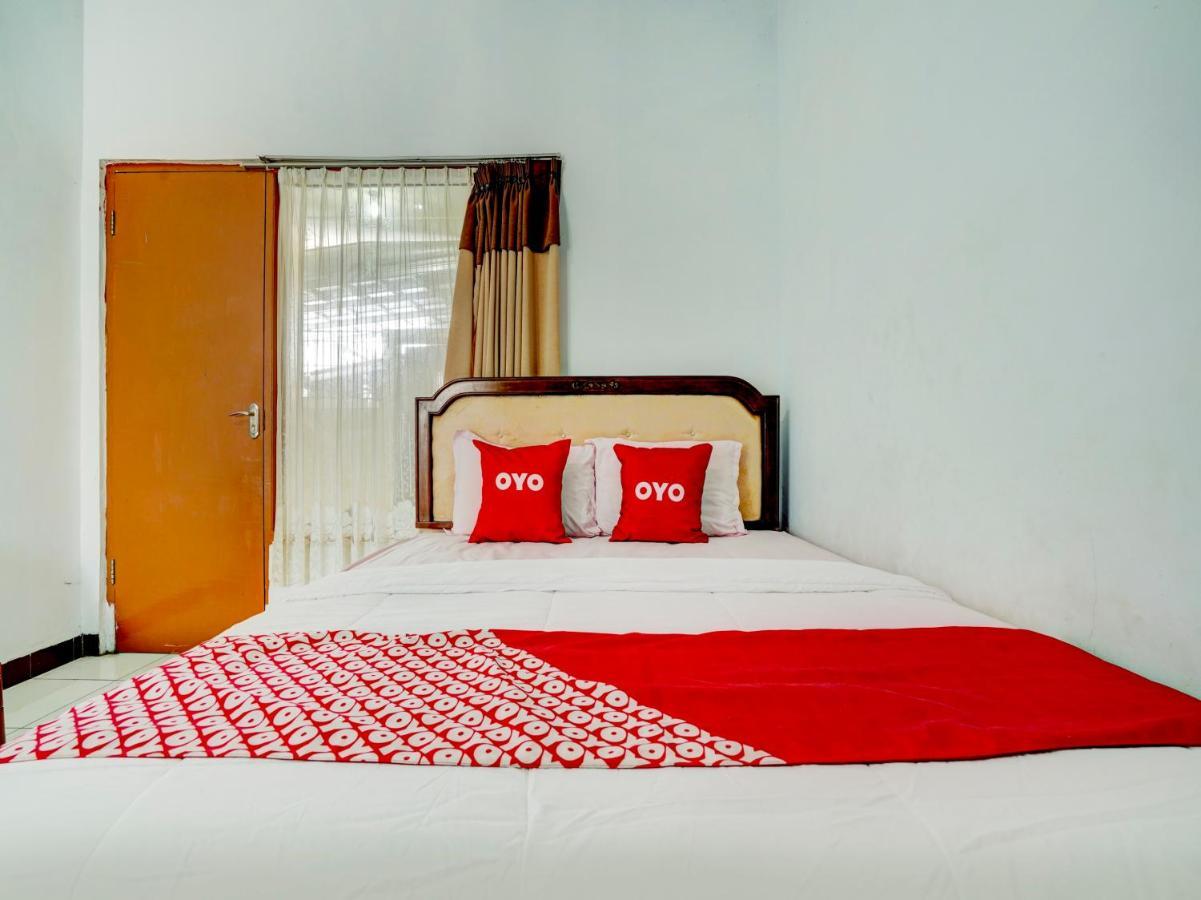 Super Oyo 90118 Hotel Diamond Syariah Subang Exteriör bild