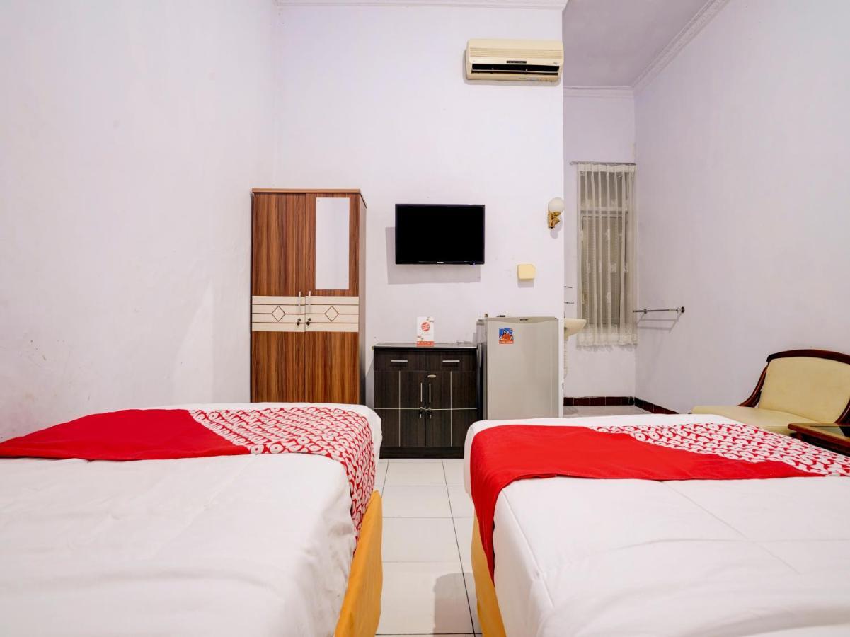 Super Oyo 90118 Hotel Diamond Syariah Subang Exteriör bild