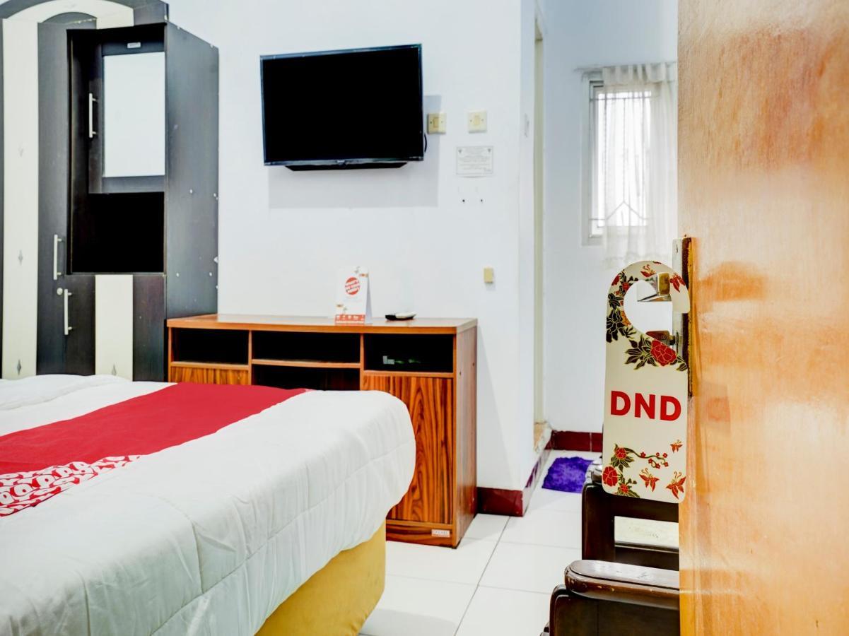 Super Oyo 90118 Hotel Diamond Syariah Subang Exteriör bild