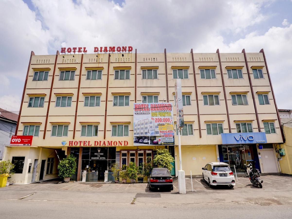 Super Oyo 90118 Hotel Diamond Syariah Subang Exteriör bild